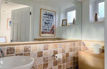 Bright & Cosy - Jacuzzi - Log Burner - King Beds - Foto 38