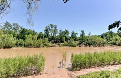 Riverside country retreat with easy access to all that Houston has to offer - Foto 35