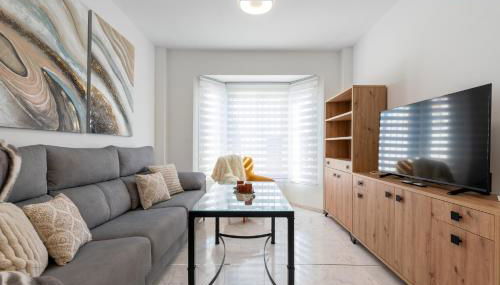 Amplio y luminoso chalet en Gerena, para familias o grupos - Foto 2