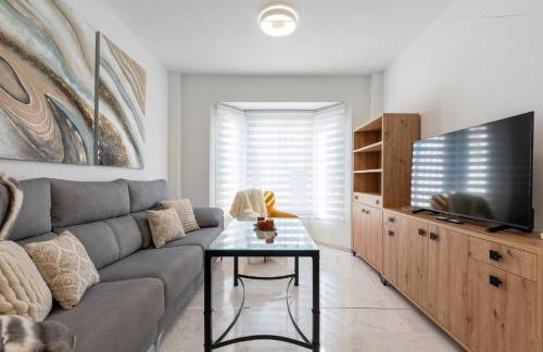 Amplio y luminoso chalet en Gerena, para familias o grupos - Foto 2