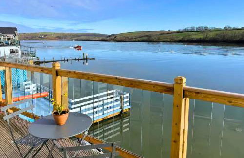 Estuary's Rest Studio Apartment at Galwad Y Mor - Foto 1