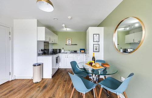 Penthouse Apartment - City Centre - Secure Parking, Balcony, Self-Check-In, Fast Wifi and Smart TV with Netflix by Yoko Property - Photo 19