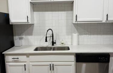 Spacious 3 bedroom 2 bath home in Downtown - Foto 31