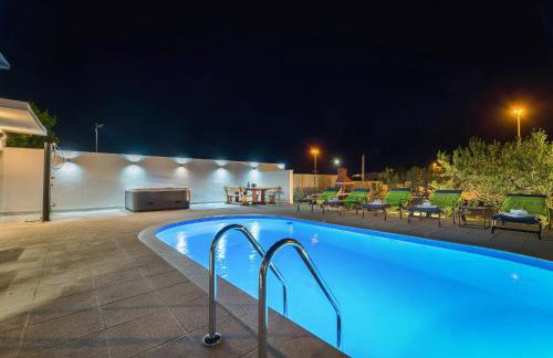 Apartments Katarina with swimming pool - Photo 2