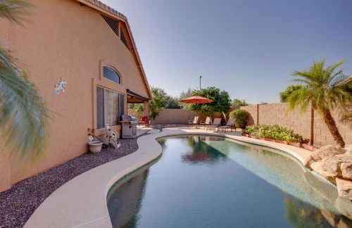 Near Hikes! Snowbird Escape with Pool in Gilbert - Foto 1