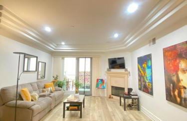 Studio City Chic Large Contemporary Condo - Foto 29