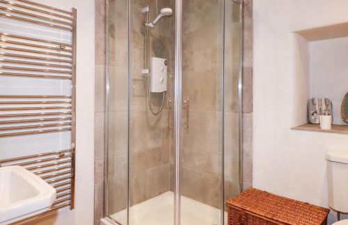 Bull Bach Old Smithy - Photo 17