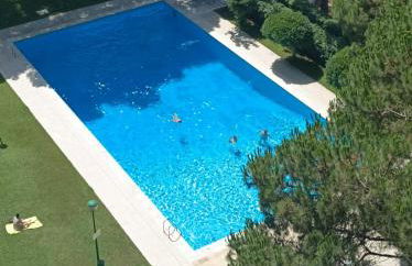 Bright Apartment with Two Balconies and a Seaside Pool - Foto 38