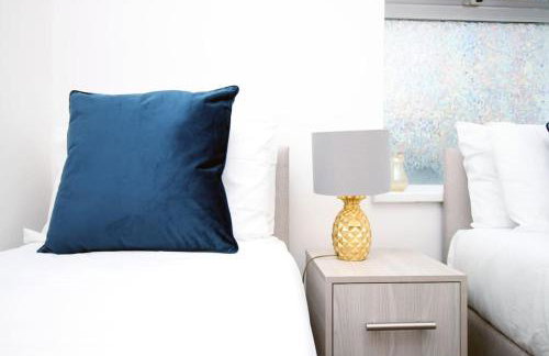 2 Bedroom City Apartment - 20mins Walk to Cabot Circus, With Free Wi-Fi & Off-Peak Parking Included - Foto 4