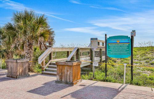 Brand new home with open layout, office, & great location - dog-friendly - Foto 33