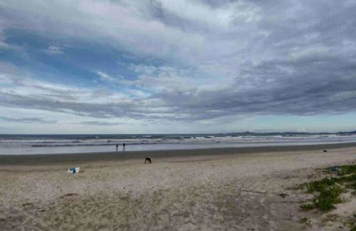 Casa para temporada em condomínio Orla 500, com piscina em unamar - Cabo Frio - Foto 31