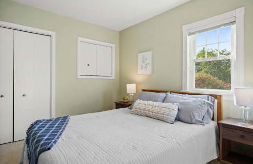 3 BR 2BA Lakefront Home - Dog Friendly - 30 Day - Foto 6