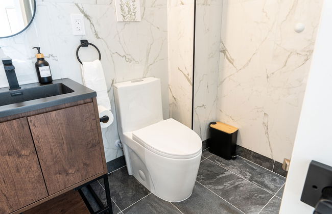 Townhouse on Canal - Photo 17