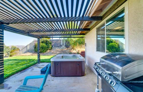 Water-View Home w/ Hot Tub in Lake Elsinore! - Foto 18