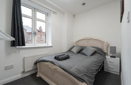 Large Central Apartment - free nearby parking - Foto 25