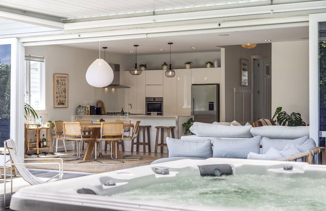 Executive State-Of-The-Art Home - Spa - Photo 25