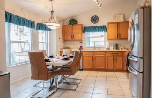 Super Mario Hideaway - Pool, Spa, Game Room Fun! - Foto 17