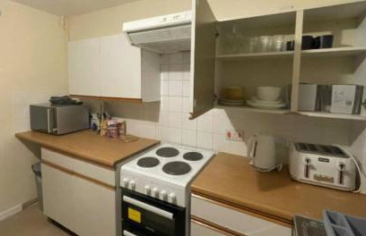 Cosy House- Sleeps 7 Centrally Located Free Parking, Fast WIFI Smart Tv with Sky and Netflix Business Travellers Relocators Leisure Welcome - Foto 39