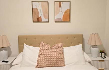 Luxury Short and Midterm Hyde Park Getaway - Photo 45