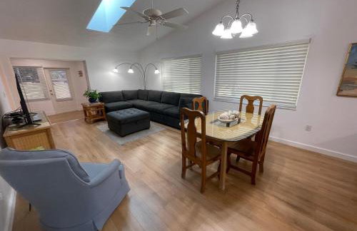 Stylish budget friendly retreat! - Foto 46