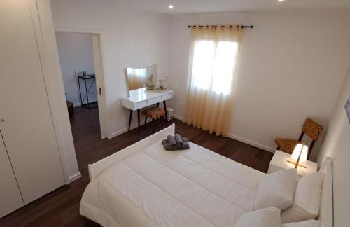 Hamilton House - Photo 4