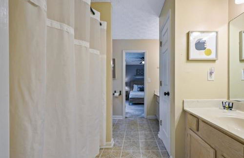 Relax In This 4BR Retreat With Screened Snug Porch - Foto 20