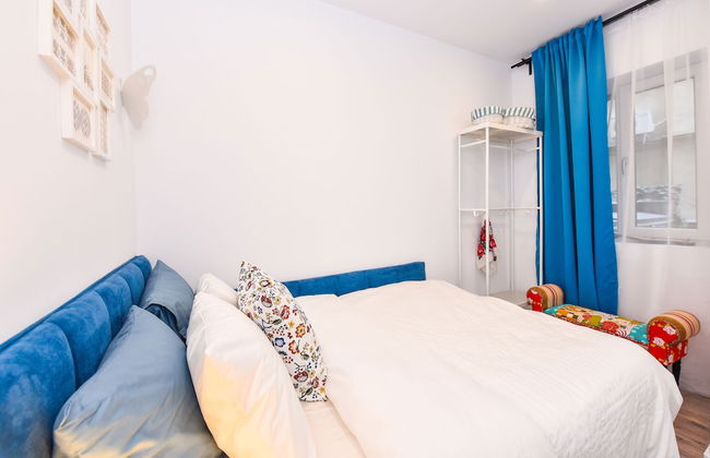 Parliament & River View Apartments - Photo 22