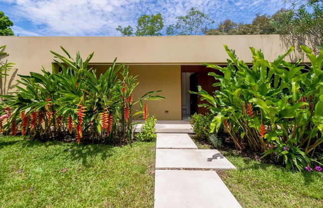 w Beautiful 4BR Villa at Mesa de Yeguas - Photo 2