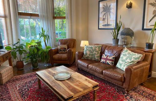 Lyndhurst - Victorian villa with heated pool - Foto 36