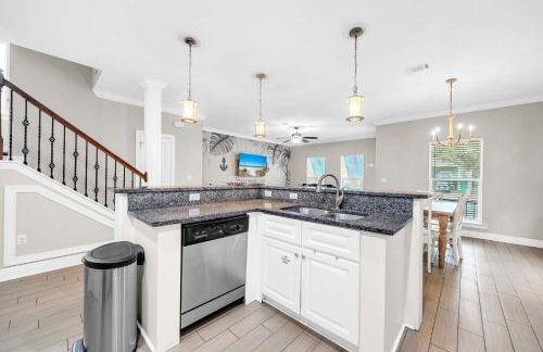 Kono Breeze 4 BR Destin Vacation Home Near Crystal Beach Resort Pool + Prime Location - Foto 26