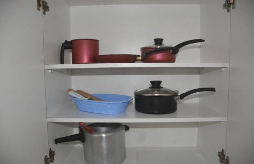 Dois quartos Cozinha completa Wi Fi Self check in com senha Central e perto de tudo a 4,4Km da Rodoviária e 15,4 km do Aeroporto Apartamento 301 - Foto 22