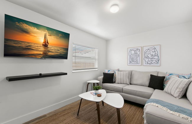 NEW St Pete Retreat Newly Updated Pet Friendly - Photo 2