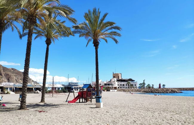 Charming Three Bedrooms Apartment With Seaview - Photo 21