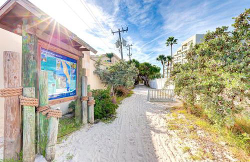 Newly remodeled 8-steps to sand path of Beach! Unit D - Foto 23