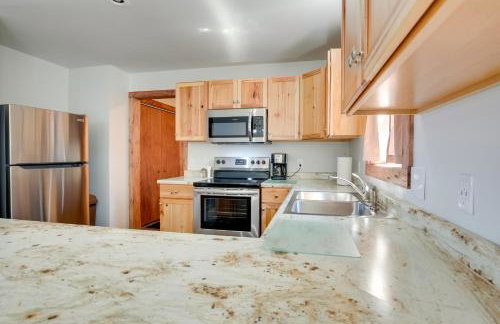 Wooded Hancock Home Near Ski and Snowmobile Trails! - Foto 9