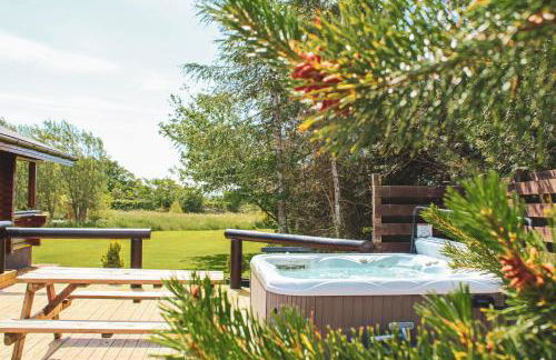 Strathisla - Luxury Two Bedroom Log Cabin with Private Hot Tub & Sauna - Foto 13