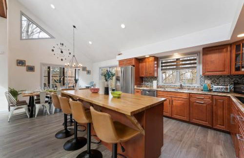 Open Concept & Stylish-HotTub-Sauna-Billiard-Poker-BBQ - Foto 15