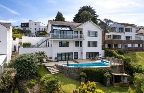 Stunning Property Seaviews, Private Pool & Parking - Photo 55