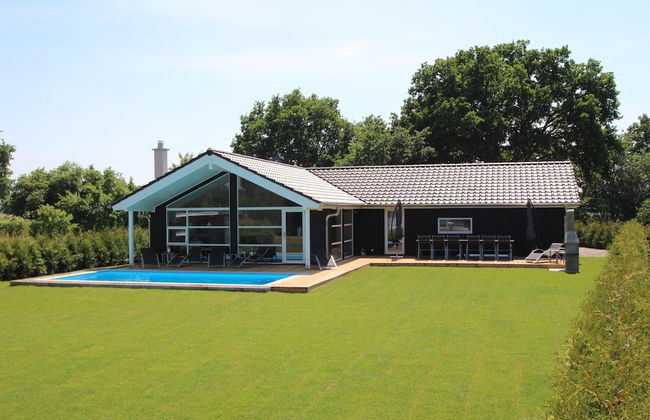 Ferienhaus mit Pool und Sauna am Duemmer See - Foto 1