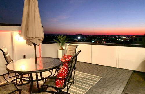 LUXURIOUS MORDEN LOFT Huge Rooftop & Skyline Views - Foto 1