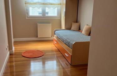 Piso en el centro de Laredo a pie de playa - Foto 9