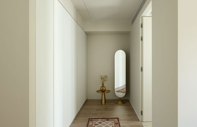 The Y House - Photo 11