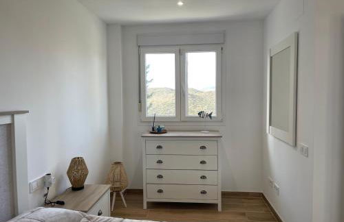 This spectacular 3-bedroom apart - Photo 8