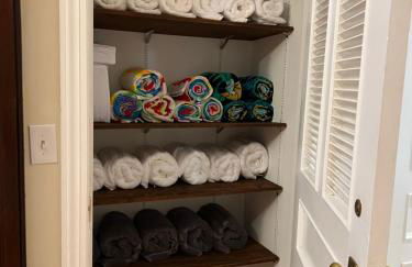 Beautiful River front home with private pool - Foto 31