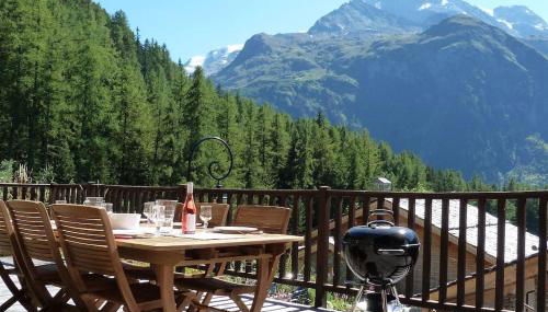 Chalet Fegguese - 4 bedroom chalet with hot-tub - Photo 2
