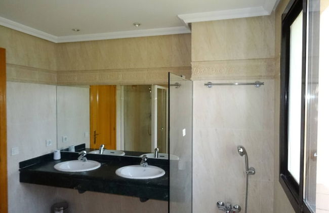 Beautiful Flat Near Golf Courses With sea Views - Photo 13