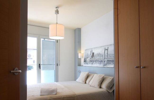 Mazi Apartments Downtown - Photo 30