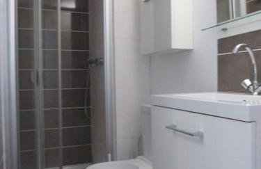 GASETIENNE Mazet T2 dans domaine avec piscines et tennis - Photo 8