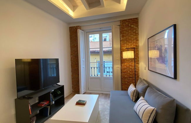 w Majestic 2BR at Palacio Real - Photo 1