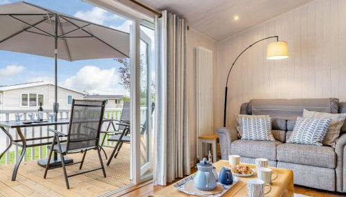 Rosemary Lodge - Photo 2